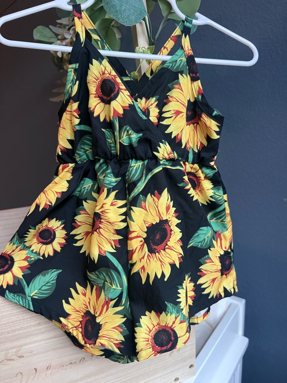 SHEIN Black Sunflower Print Girls' Romper